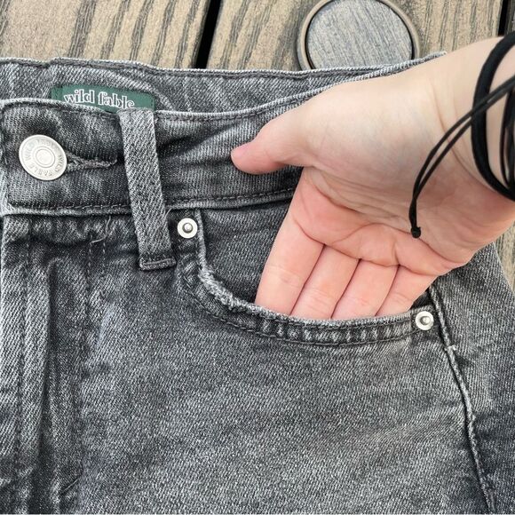 Wild Fable Black Distressed Ripped Highest Rise Mom Jeans Size 0 - Picture 3 of 6